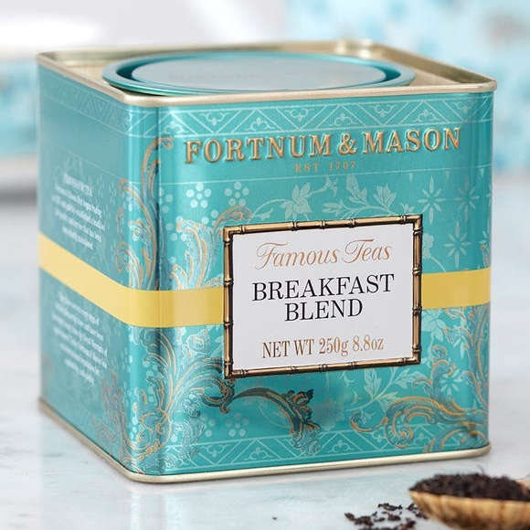 černý čaj BREAKFAST BLEND sypaný 250g od Fortnum & Mason s lehce promáčknutou plechovkou